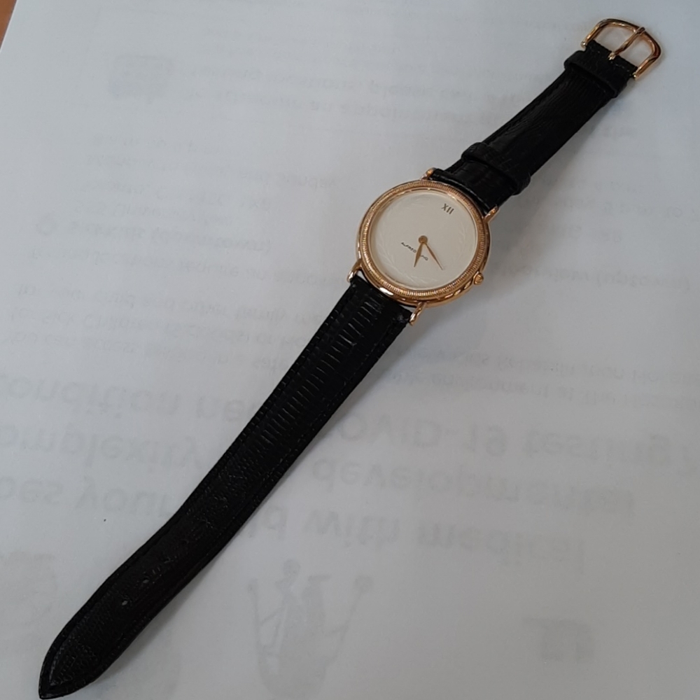 Vintage Alfred Sung Watch
